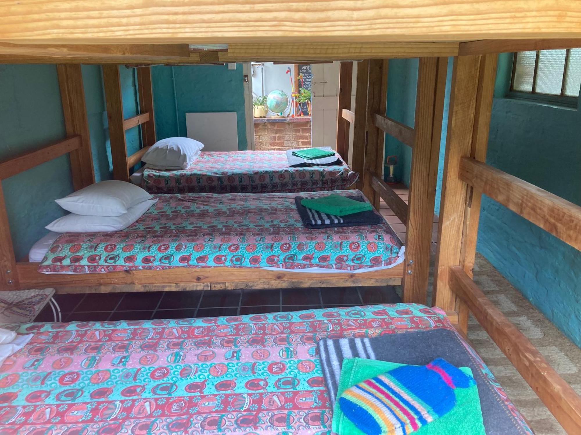 Karma Backpackers Hostel Kestell Bagian luar foto